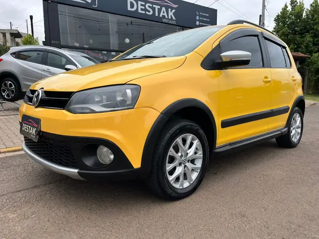 Carro Volkswagen CrossFox 2014 1.6 VHT (Flex)