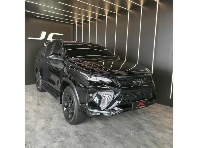 Carro Toyota SW4 2025 SRX Platinum 2.8 Turbodiesel 4x4 (Aut.) (7 Lugares)