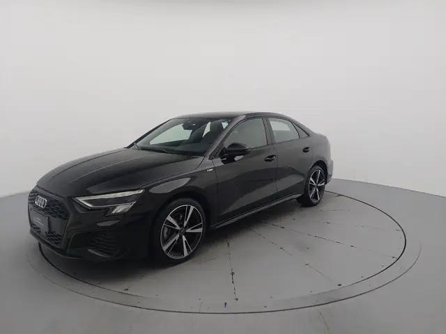Carro Audi A3 2024 2.0 Sed.Perf. Black TFSI S-tr. (Hib.)