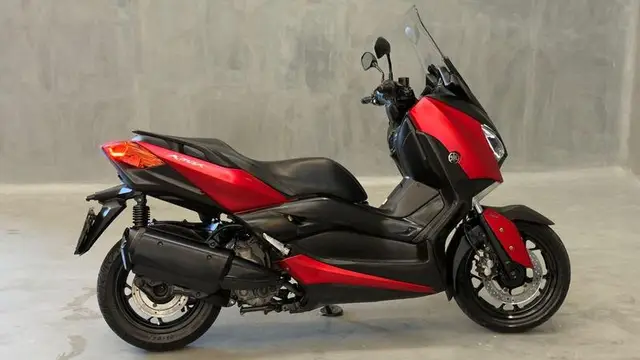 Moto Yamaha XMax 2021 250 (ABS)
