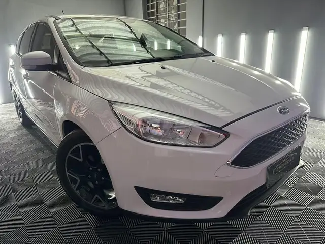Carro Ford Focus Hatch 2019 SE 2.0 PowerShift