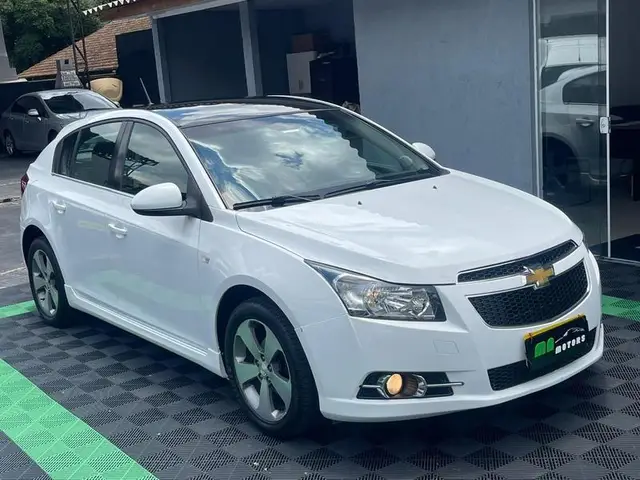 Carro Chevrolet Cruze 2014 HB Sport LTZ 1.8 16V FlexP. 5p Mec