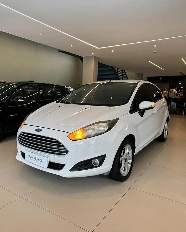 Carro Ford Fiesta Hatch 2016 1.6 (Flex)