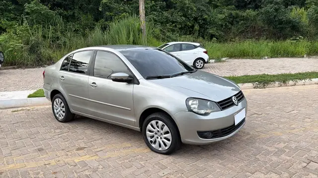 Carro Volkswagen Polo Sedan 2013 1.6 8V (Flex)