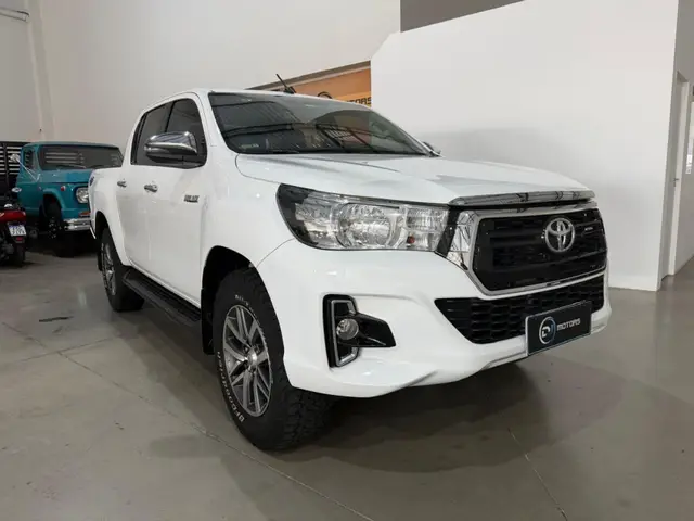 Carro Toyota Hilux Cabine Dupla 2020 Hilux 2.8 TDI SRV CD 4x4 (Aut)
