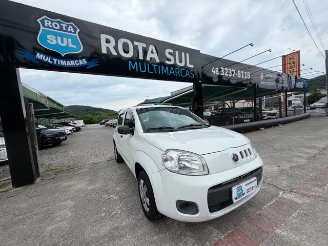 Carro Fiat Uno 2014 Vivace College 1.0 8V (Flex) 4p