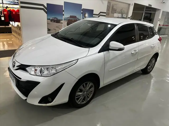 Carro Toyota Yaris Sedan 2021 1.5 XL Plus Connect CVT (Flex)