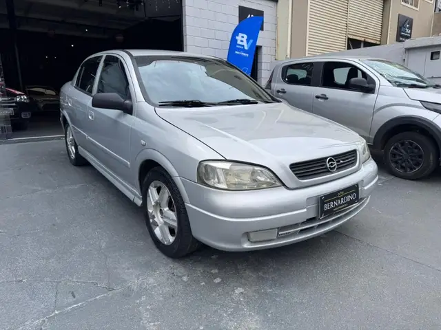 Carro Chevrolet Astra Sedan 2001 GL Milenium 1.8 MPFi