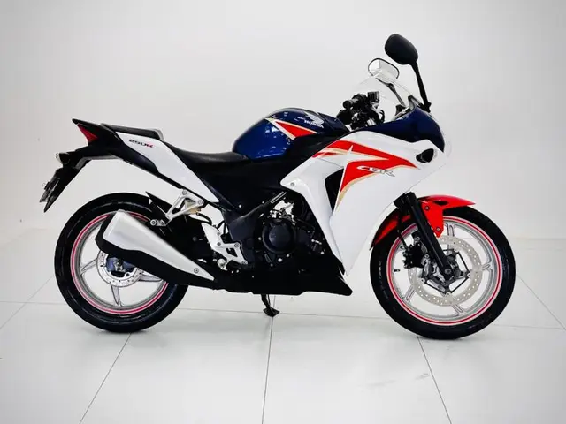Moto Honda CBR 250R 2012 Standard