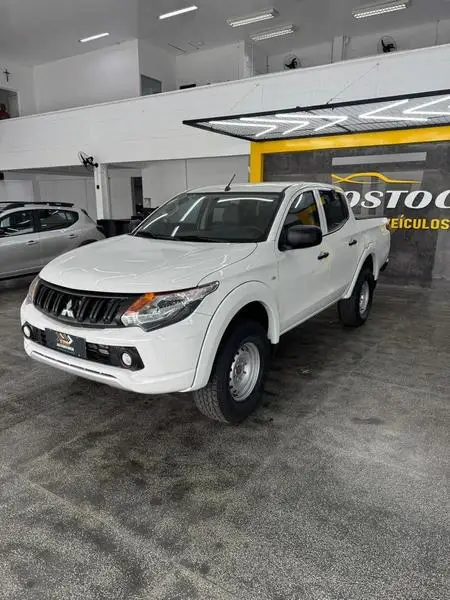Carro Mitsubishi L200 2023 Triton GL 2.4 Turbo