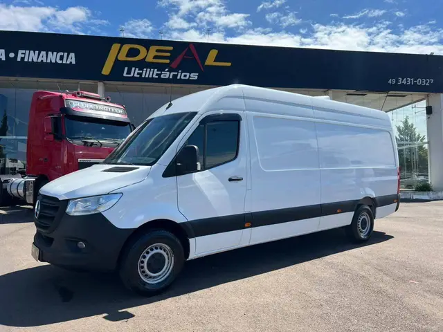 Carro Mercedes-Benz Sprinter 2021 416 Furgão E.L. T. A. 2.2 Dies.