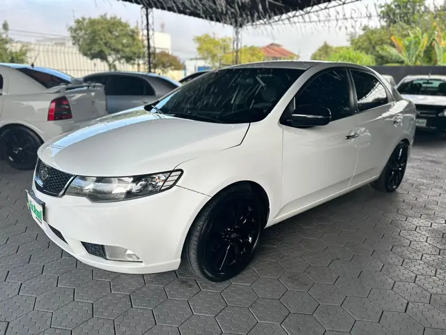 Carro Kia Cerato 2013 SX 1.6 16V E.284(aut)