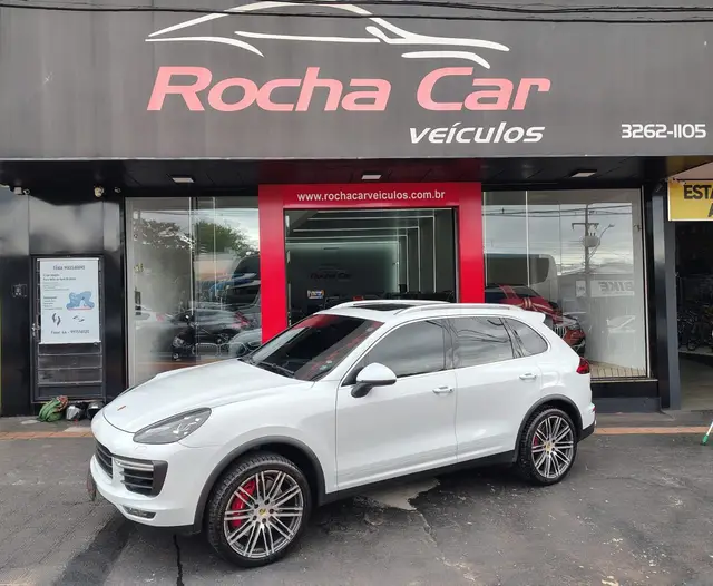 Carro Porsche Cayenne 2015 4.8 V8 Turbo 4WD
