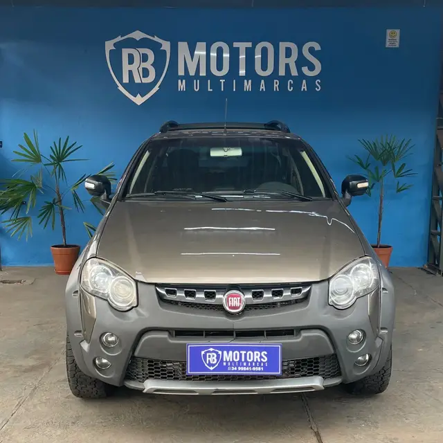 Carro Fiat Strada 2013 Adventure 1.8 16V (Flex) (Cabine Dupla)