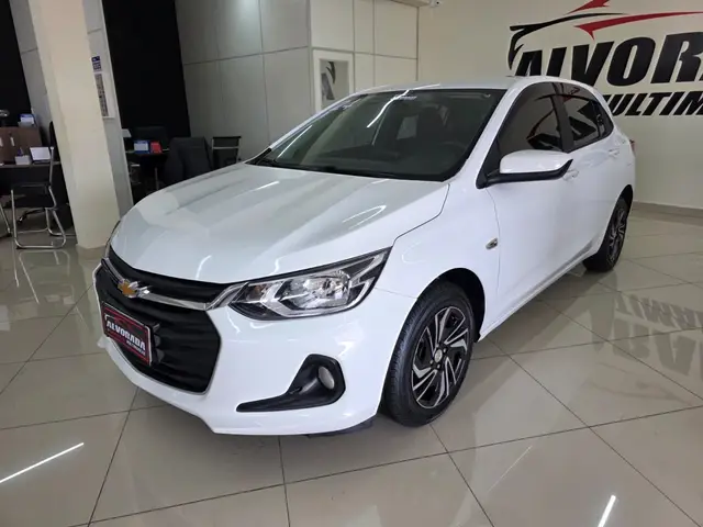 Carro Chevrolet Onix Plus 2024 LT 1.0