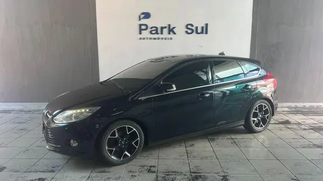 Carro Ford Focus Hatch 2015 SE 2.0 16V PowerShift