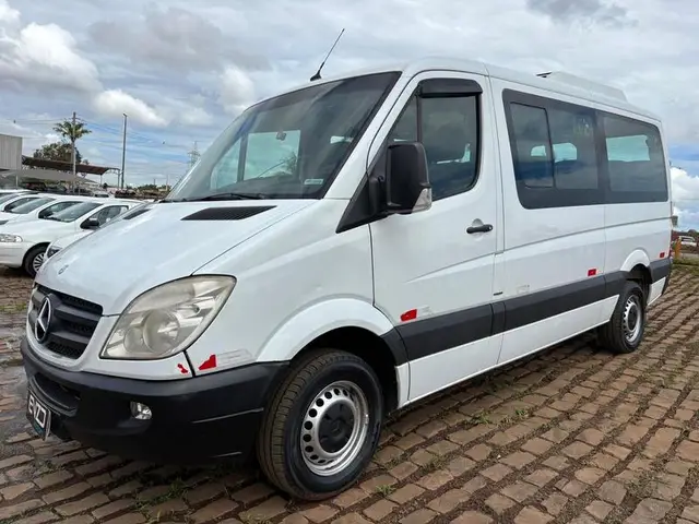 Carro Mercedes-Benz Sprinter 2014 VAN 415 CDI 15+1 Luxo