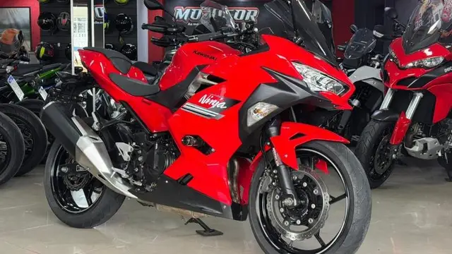 Moto Kawasaki Ninja 2021 400