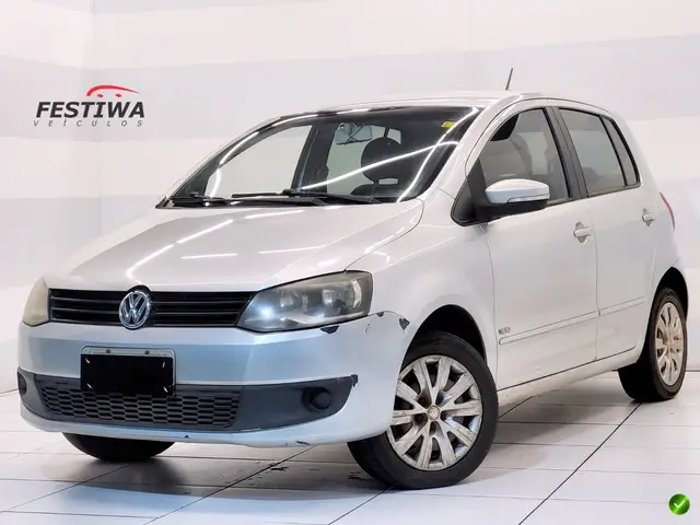 Carro Volkswagen Fox 2013 1.0 VHT (Flex) 4p