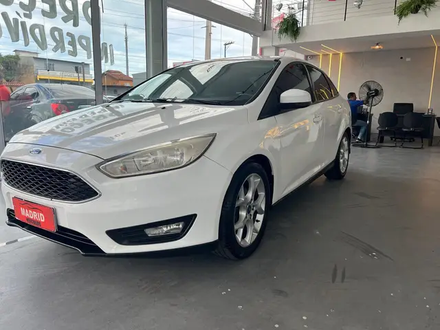 Carro Ford Focus Hatch 2019 SE Plus 2.0 PowerShift