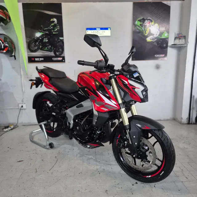 Moto Bajaj Dominar 400 2026 NS400Z