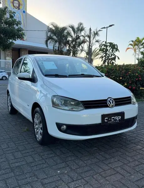 Carro Volkswagen Fox 2013 1.0 TEC (Flex) 4p