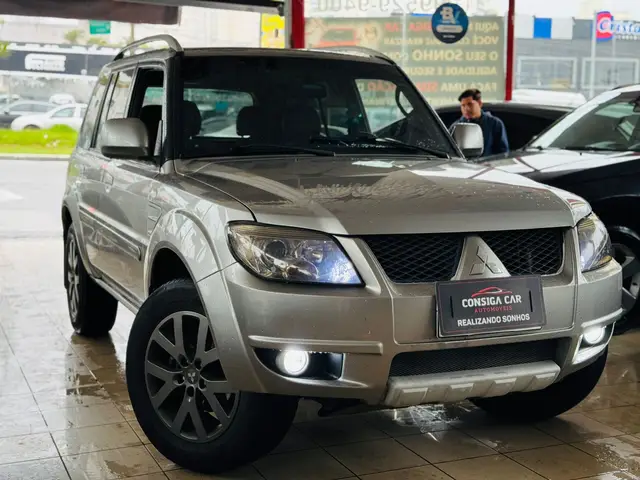 Carro Mitsubishi Pajero TR4 2012 2.0 16V 4x2 (Flex)