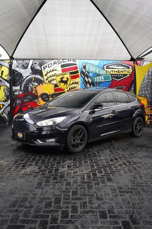Carro Ford Focus Hatch 2016 Titanium 2.0 PowerShift
