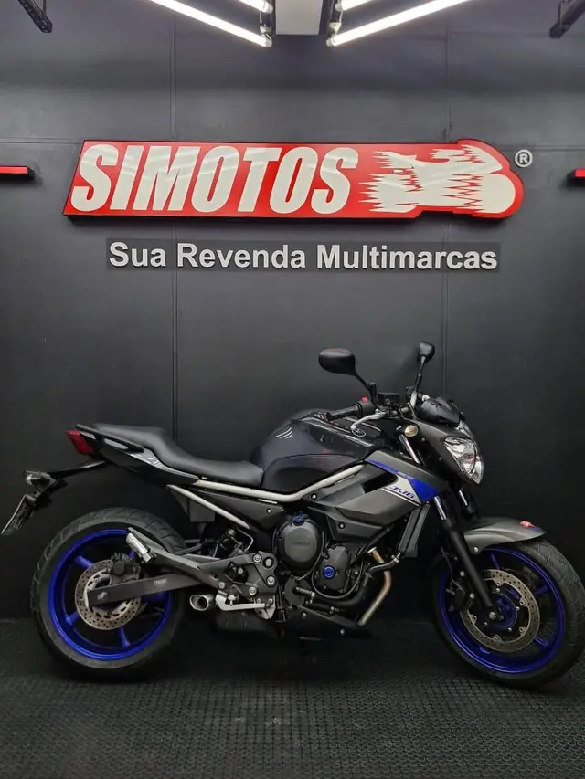 Moto Yamaha XJ6 N 2015 XJ6 N 600