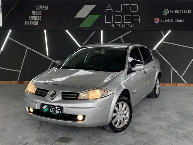 Carro Renault Megane Sedan 2011 Mégane Sedan Dynamique 1.6 16V (flex)