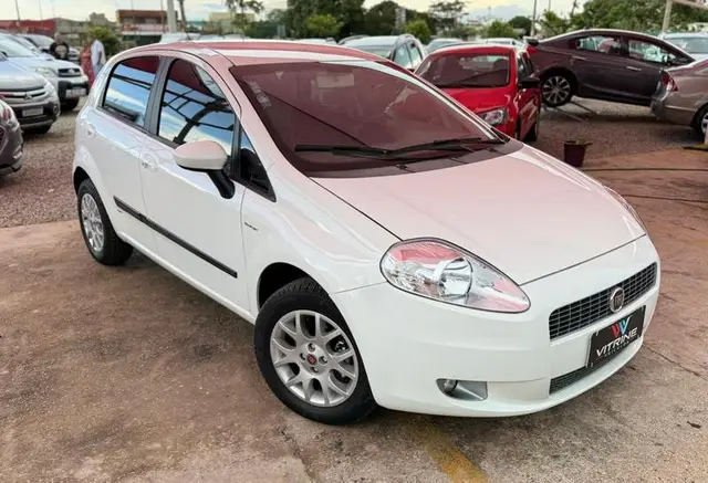 Carro Fiat Punto 2011 Essence 1.6 16V (Flex)