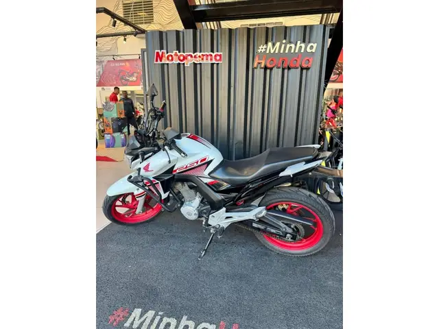 Moto Honda CB 250F Twister 2022 (CBS)