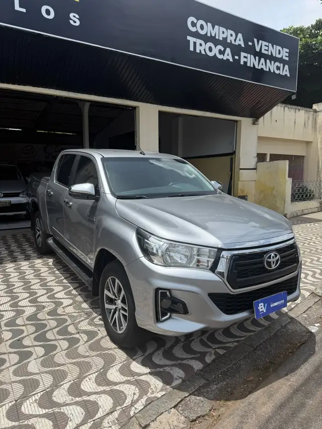 Carro Toyota Hilux Cabine Dupla 2020 Hilux 2.8 TDI CD SR 4x4 (Aut)