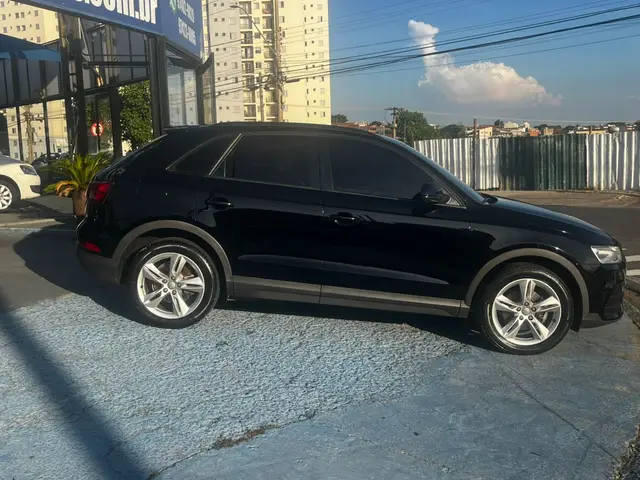 Carro Audi Q3 2016 1.4 TFSI Ambiente S Tronic