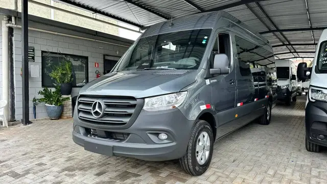 Carro Mercedes-Benz Sprinter 2026 Spri. 417 F Vidr. Extra L.T.A. Die. (E6)