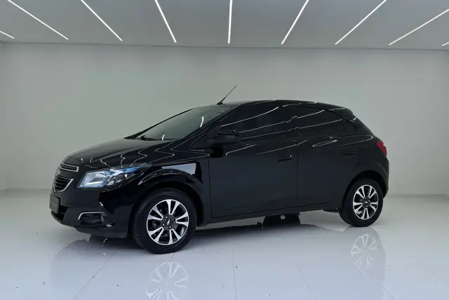 Carro Chevrolet Onix 2015 1.4 LTZ SPE/4 (Aut)