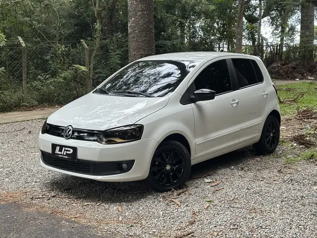 Carro Volkswagen Fox 2014 1.6 VHT Rock in Rio (Flex)