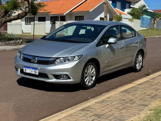 Carro Honda Civic 2014 New  LXS 1.8 16V i-VTEC (Flex)