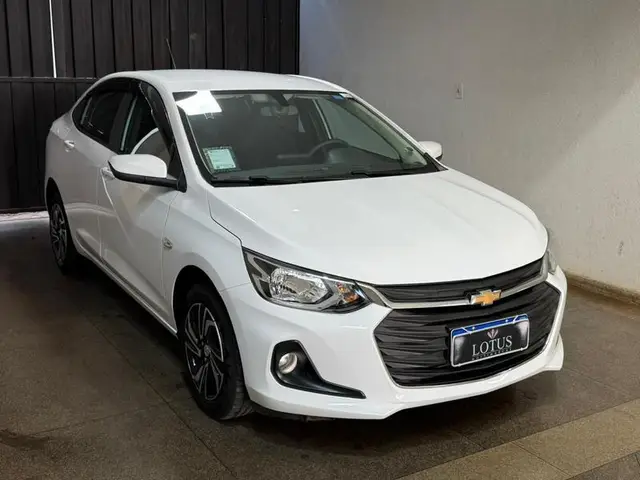 Carro Chevrolet Onix Plus 2025 LT 1.0 Turbo