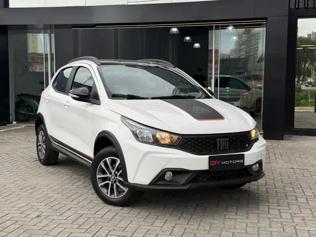 Carro Fiat Argo 2025 Trekking 1.3