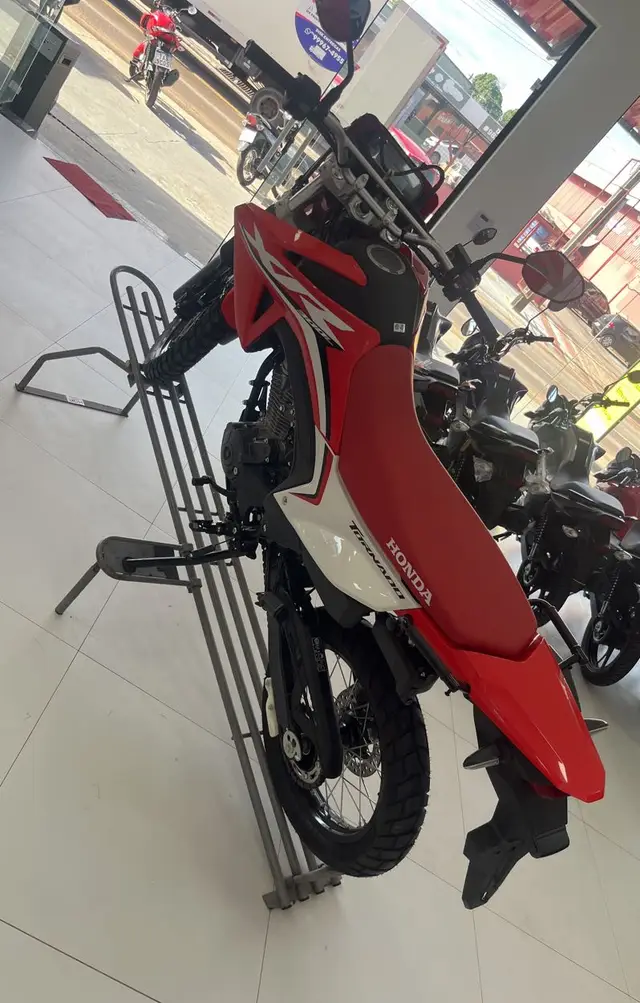 Moto Honda XR 300L 2025 Tornado