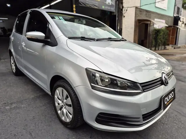 Carro Volkswagen Fox 2015 Trendline 1.0 TEC (Flex)