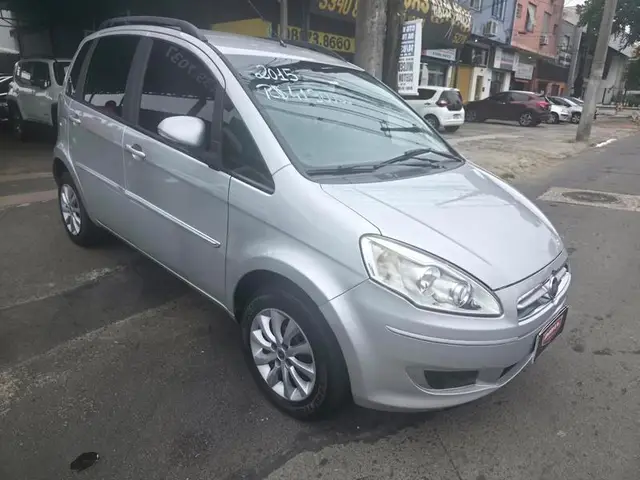 Carro Fiat Idea 2015 Attractive 1.4 8V (Flex)