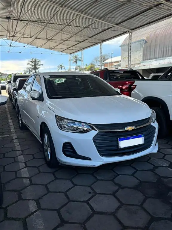 Carro Chevrolet Onix Plus 2021 1.0 LT (Flex)