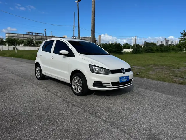 Carro Volkswagen Fox 2017 1.0 MPI Track (Flex)