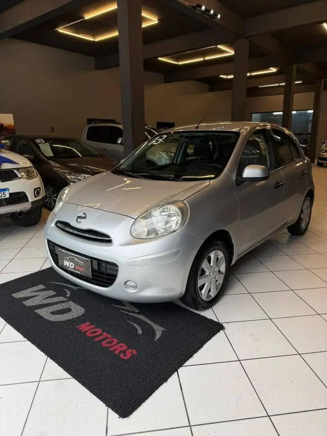 Carro Nissan March 2013 1.6 16V S (Flex)