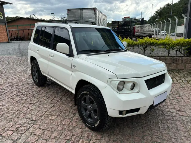 Carro Mitsubishi Pajero TR4 2007 2.0 16V Long Range (aut)