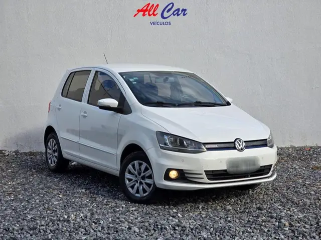 Carro Volkswagen Fox 2015 BlueMotion 1.0 MPI (Flex)