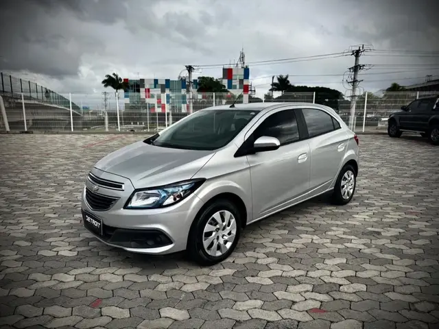 Carro Chevrolet Onix 2015 1.4 LT SPE/4