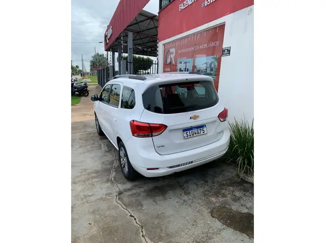 Carro Chevrolet Spin 2024 Premier 1.8 (Aut.)